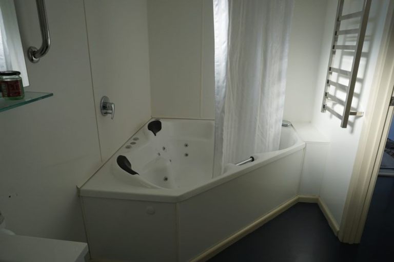 Photo of property in 18a Meeanee Quay, Westshore, Napier, 4110