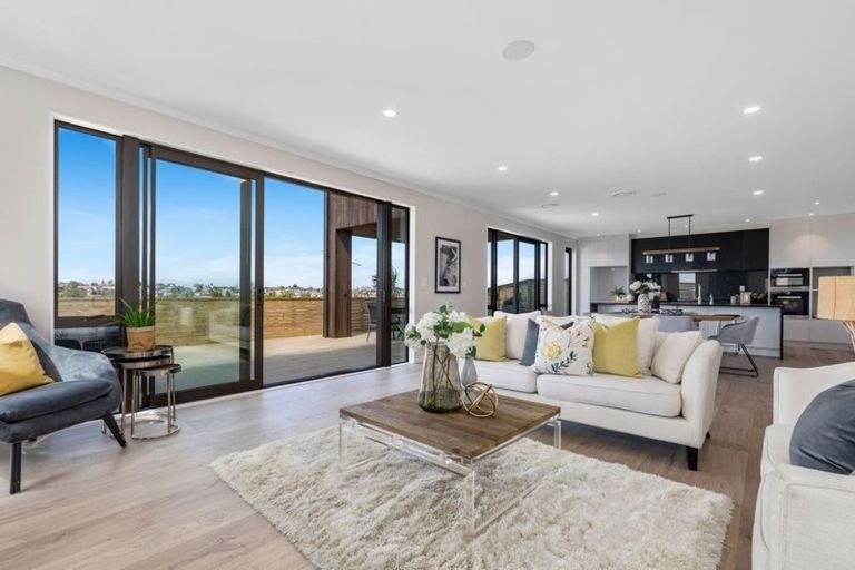 Photo of property in 34 Bearing Parade, Long Bay, Auckland, 0630