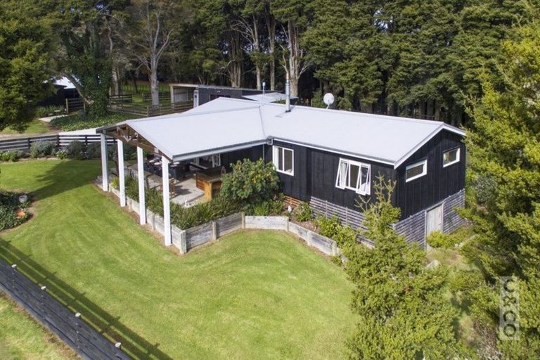 Photo of property in 202 Rapson Road, Kaukapakapa, 0871