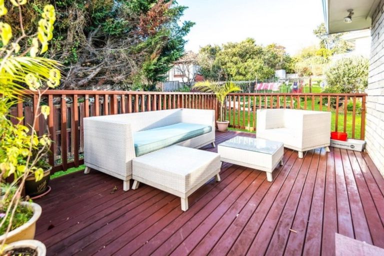 Photo of property in 3 Maugham Drive, Bucklands Beach, Auckland, 2014