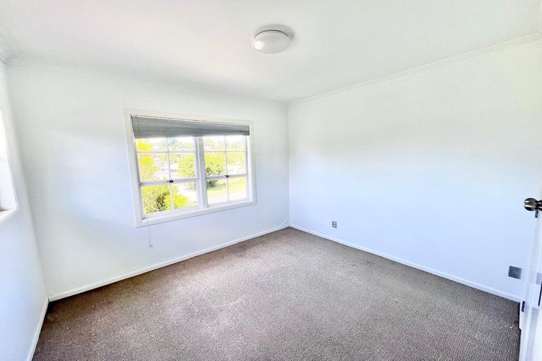 Photo of property in 2 King Richard Place, Browns Bay, Auckland, 0630