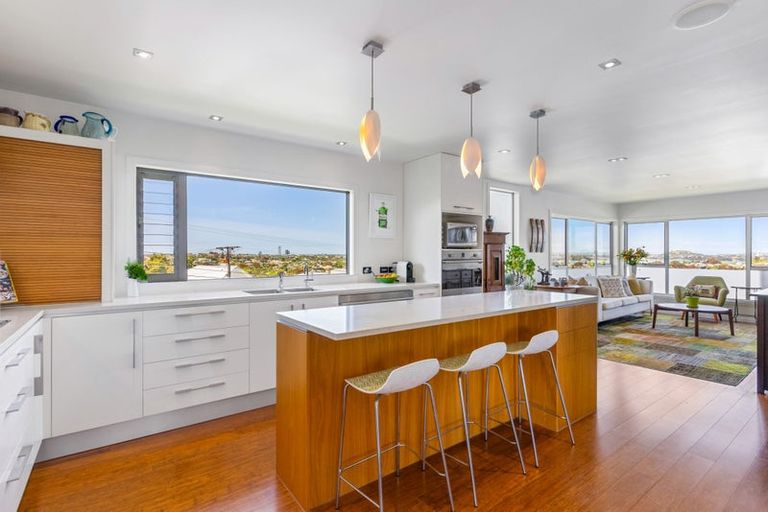 Photo of property in 38 Hinemoa Street, Birkenhead, Auckland, 0626