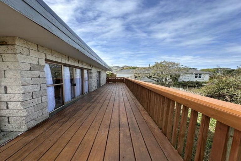 Photo of property in 16a Brian Crescent, Stanmore Bay, Whangaparaoa, 0932