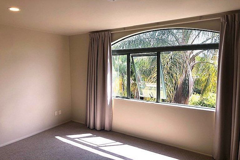 Photo of property in 11/1 Hillcrest Avenue, Hillcrest, Auckland, 0627