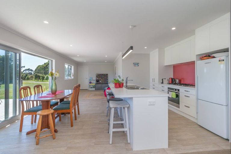 Photo of property in 213b Muhunoa East Road, Ohau, Levin, 5570