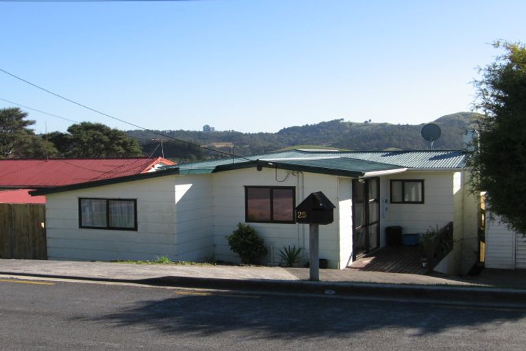 Photo of property in 25 Hillcrest Road, Hatfields Beach, Orewa, 0931