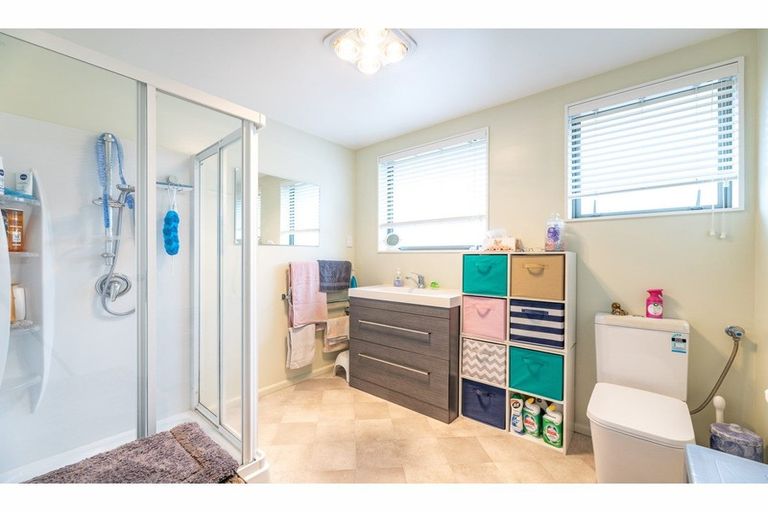 Photo of property in 6 Farnborough Street, Aranui, Christchurch, 8061