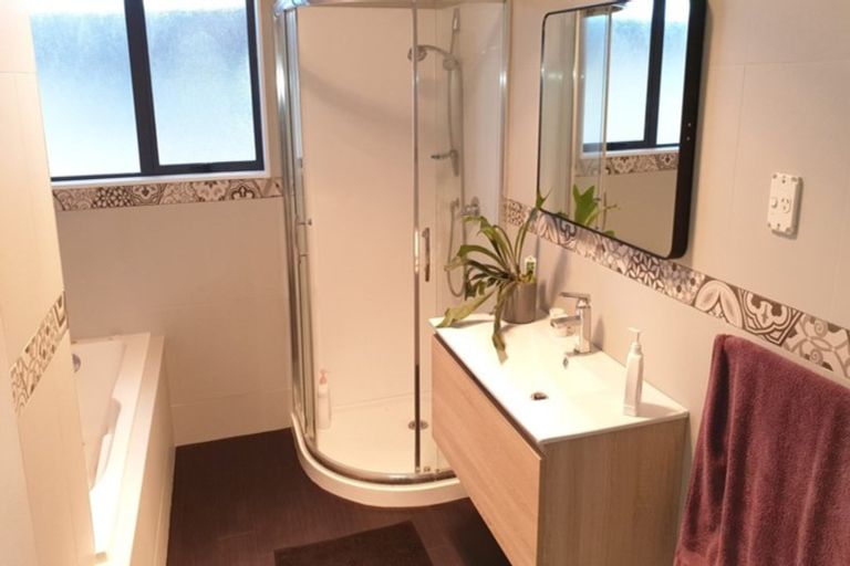 Photo of property in 10 Cartmel Avenue, Massey, Auckland, 0614