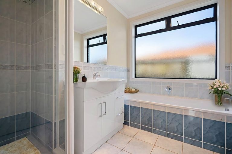 Photo of property in 94 Redcastle Drive, East Tamaki, Auckland, 2013