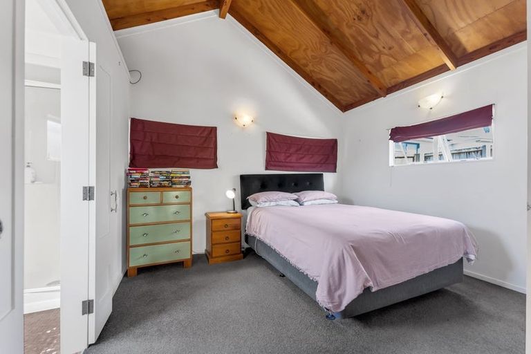 Photo of property in 42a Forest Hill Road, Henderson, Auckland, 0612