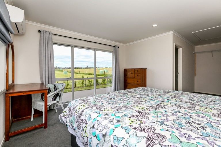 Photo of property in 14 Ryder Drive, Waiwhakaiho, New Plymouth, 4312
