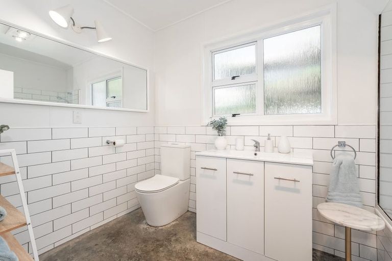 Photo of property in 1/24 Lambley Road, Titahi Bay, Porirua, 5022