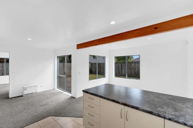 Photo of property in 10 Kalberry Place, East Tamaki, Auckland, 2016