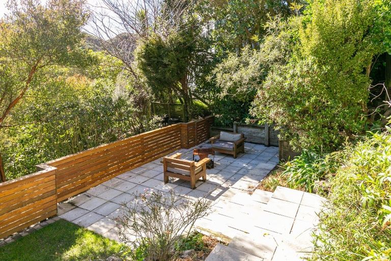 Photo of property in 16 Narbada Crescent, Khandallah, Wellington, 6035