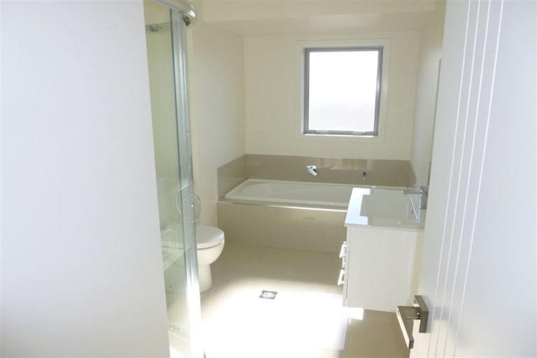 Photo of property in 2/9 Vialou Street, Hamilton Central, Hamilton, 3204