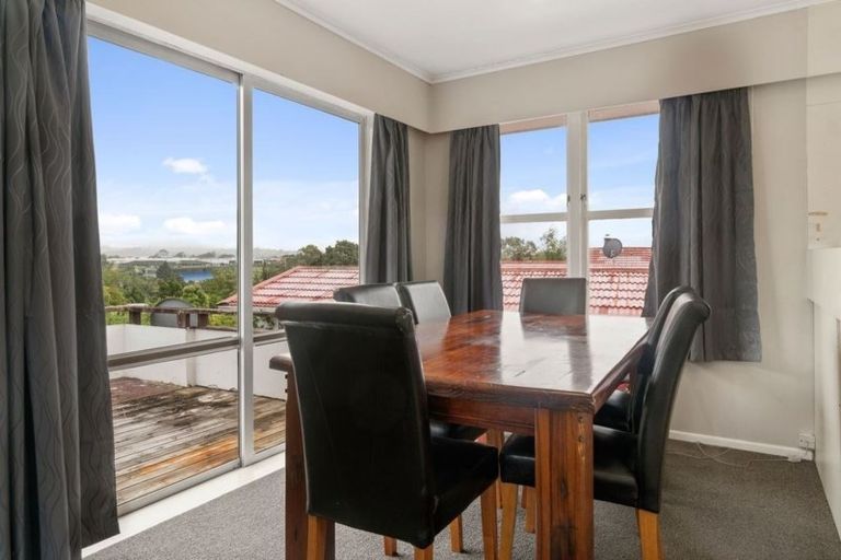 Photo of property in 33 School Road, Te Atatu South, Auckland, 0610