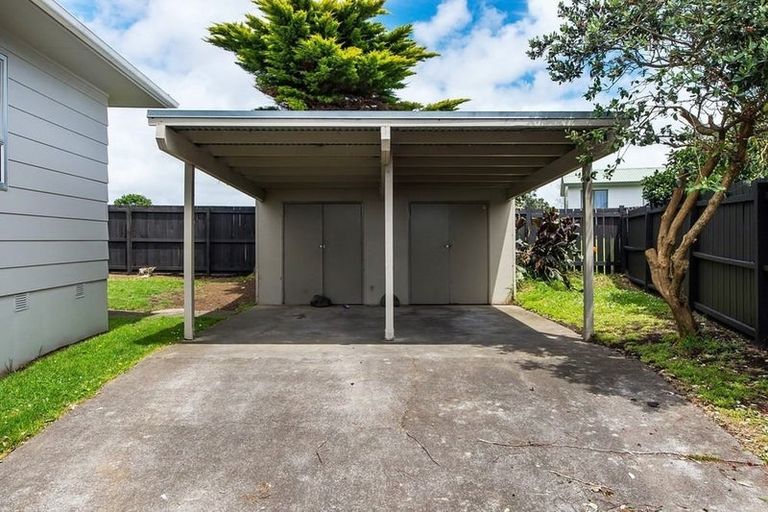 Photo of property in 1/8 Slim Place, Clendon Park, Auckland, 2103