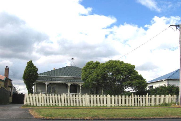 Photo of property in 82 Astley Avenue, New Lynn, Auckland, 0600