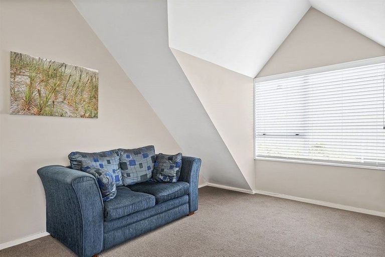 Photo of property in 2/47 Centorian Drive, Windsor Park, Auckland, 0632