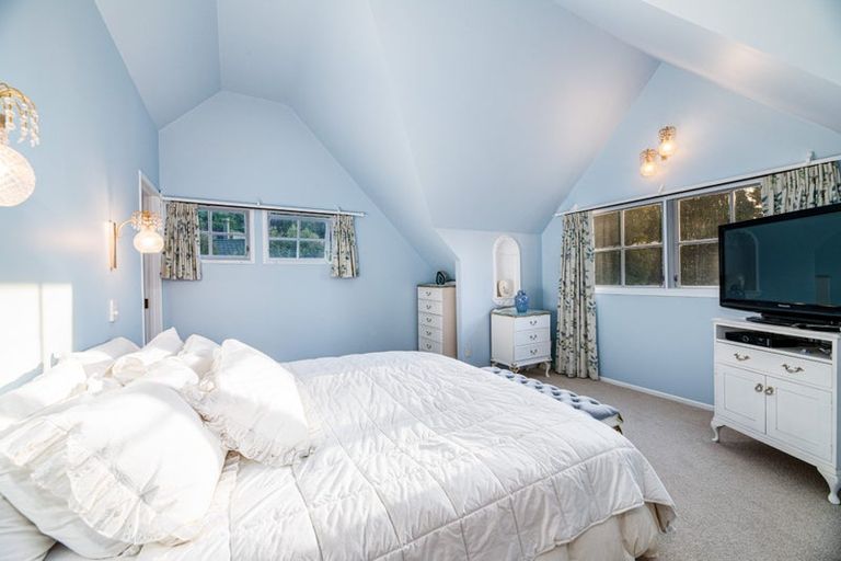 Photo of property in 32 Deane Avenue, Titirangi, Auckland, 0604