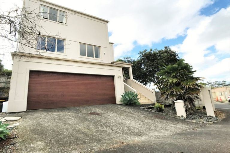 Photo of property in 17 Belle Verde Drive, Sunnynook, Auckland, 0630