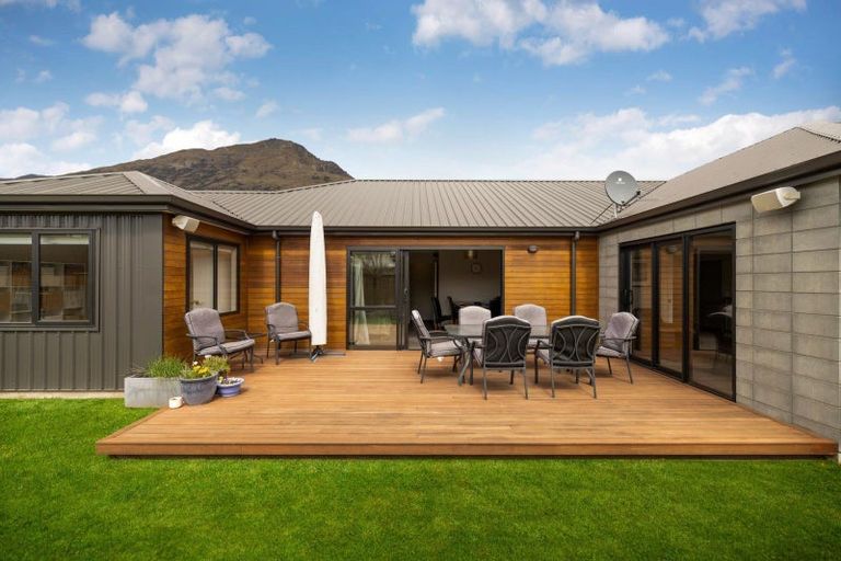 Photo of property in 6 Chadlington Way, Lower Shotover, Queenstown, 9304