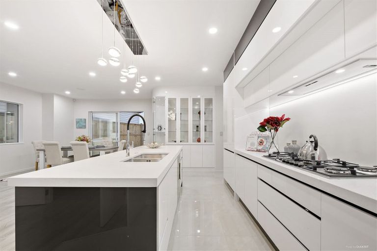 Photo of property in 96 Tir Conaill Avenue, Flat Bush, Auckland, 2019