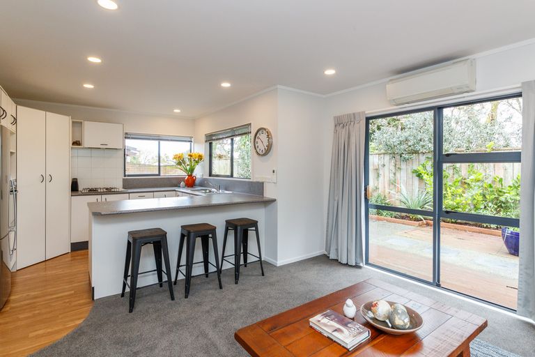 Photo of property in 9 Scandia Court, Hokowhitu, Palmerston North, 4410