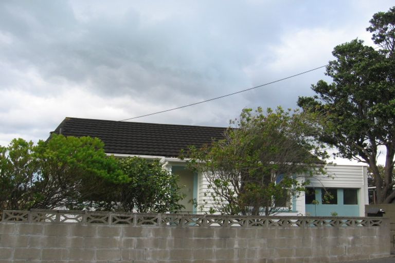 Photo of property in 21 Ferry Street, Seatoun, Wellington, 6022