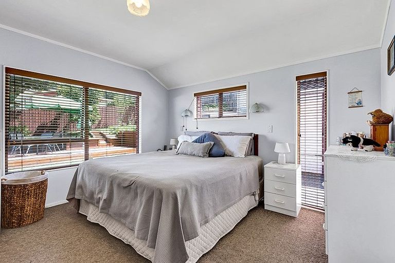 Photo of property in 24 Tiverton Crescent, Whalers Gate, New Plymouth, 4310