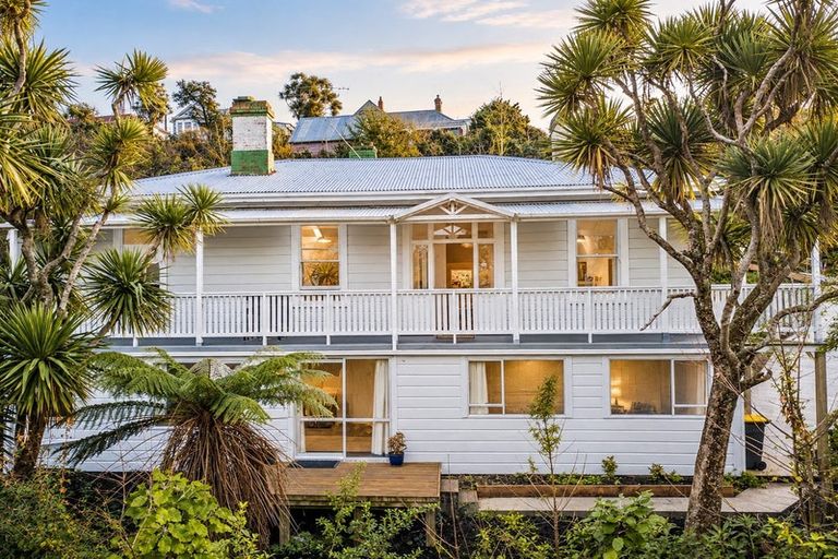 Photo of property in 100 Gladstone Road, Dalmore, Dunedin, 9010