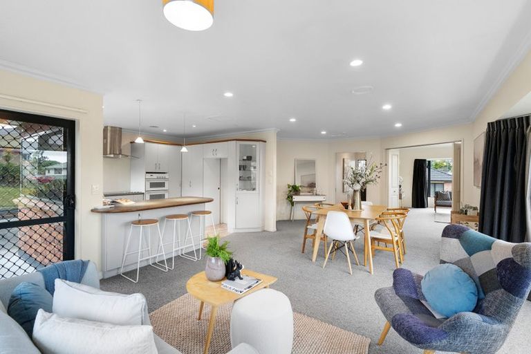 Photo of property in 1 Roseash Lane, Levin, 5510