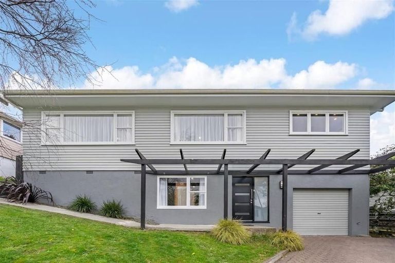 Photo of property in 86 Tirohanga Road, Tirohanga, Lower Hutt, 5010
