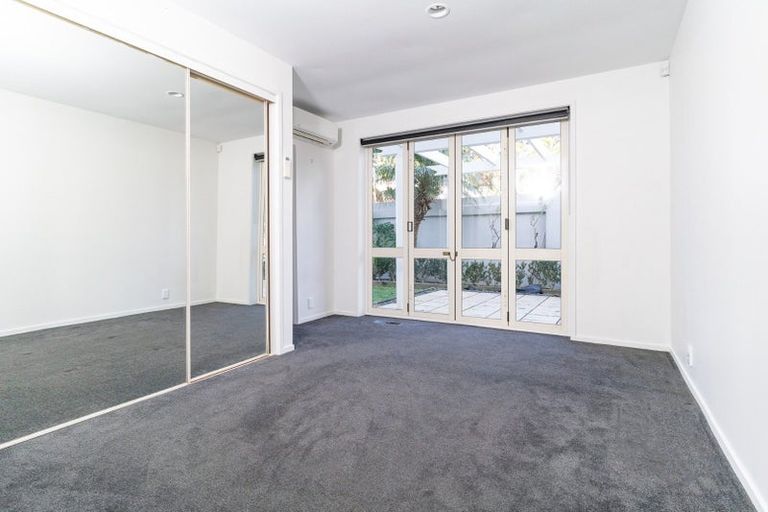 Photo of property in 1/2 Ocean View Road, Milford, Auckland, 0620