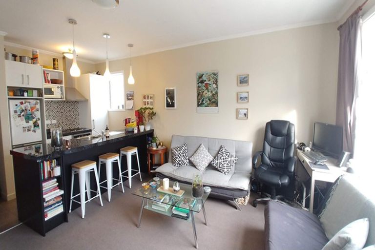 Photo of property in 82 Majoribanks Street, Mount Victoria, Wellington, 6011