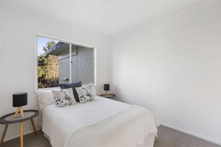 Photo of property in 1/406 Glenfield Road, Glenfield, Auckland, 0629