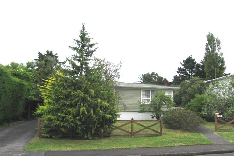 Photo of property in 13 Paramu Avenue, Birkdale, Auckland, 0626