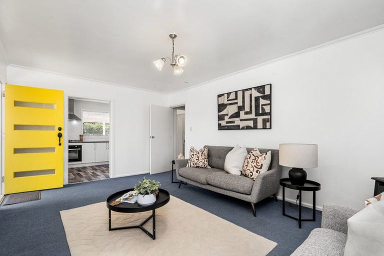 Photo of property in 15 Stackhouse Avenue, Bishopdale, Christchurch, 8053