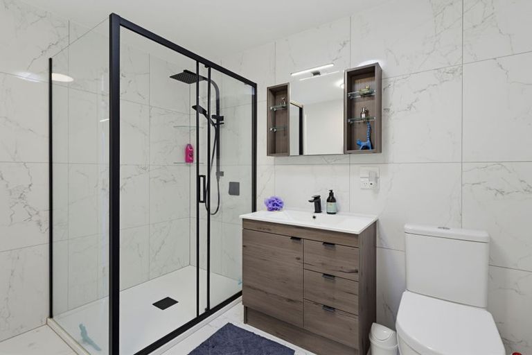Photo of property in 21 Rawene Street, Waikanae, 5036