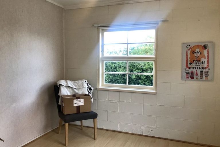 Photo of property in 9 Chelsea View Drive, Chatswood, Auckland, 0626