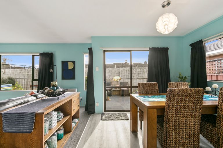 Photo of property in 53 Pohutukawa Street, Woburn, Lower Hutt, 5010