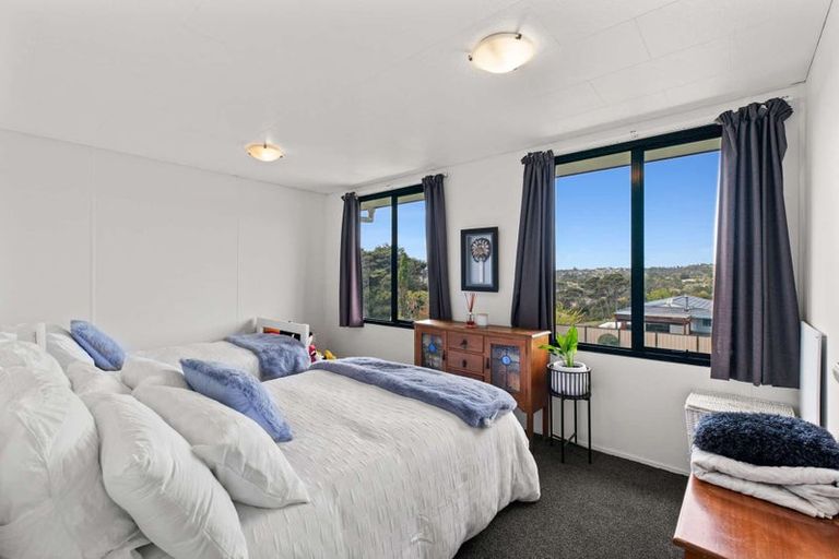 Photo of property in 28 Kotinga Avenue, Glen Eden, Auckland, 0602