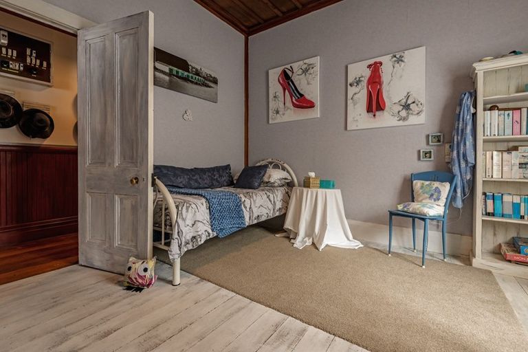 Photo of property in 2 Johnston Street, Foxton, 4814