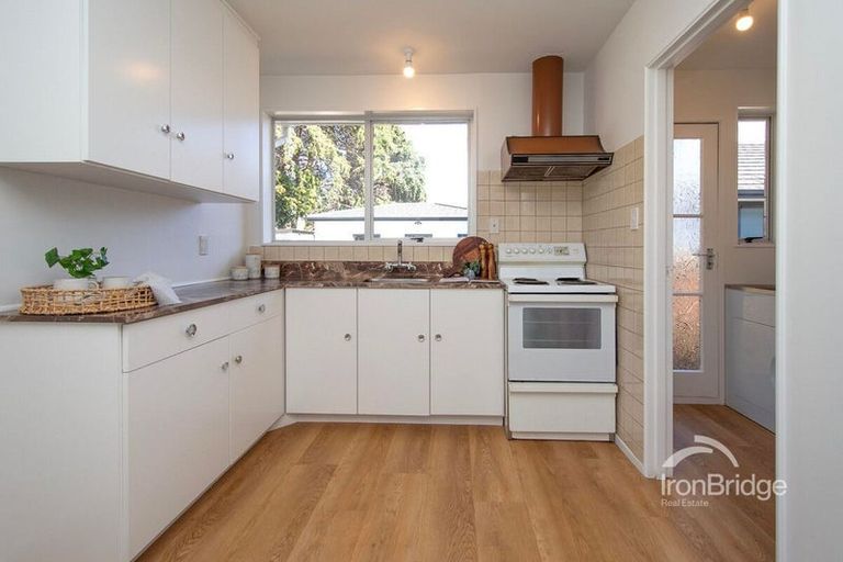 Photo of property in 2/72 Waratah Street, Avondale, Christchurch, 8061