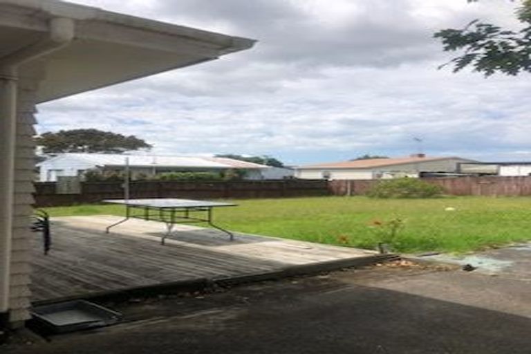 Photo of property in 73 Tramway Road, Beach Haven, Auckland, 0626