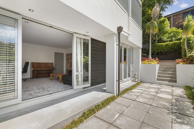 Photo of property in 2/55 Parr Terrace, Castor Bay, Auckland, 0620