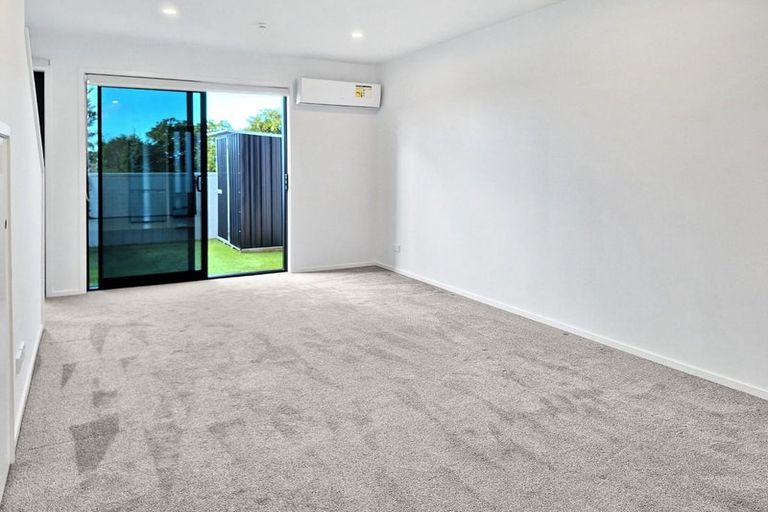 Photo of property in 5/2 Jadewynn Drive, Massey, Auckland, 0614