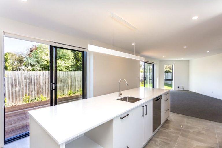 Photo of property in 5/133 Blighs Road, Strowan, Christchurch, 8052