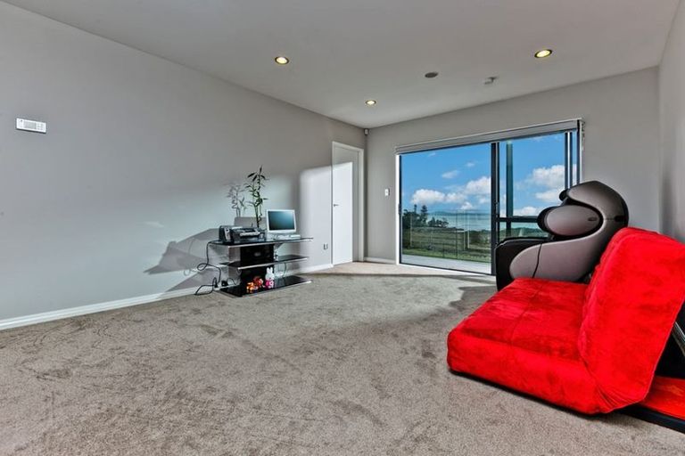 Photo of property in 28b Bannings Way, Hobsonville, Auckland, 0618