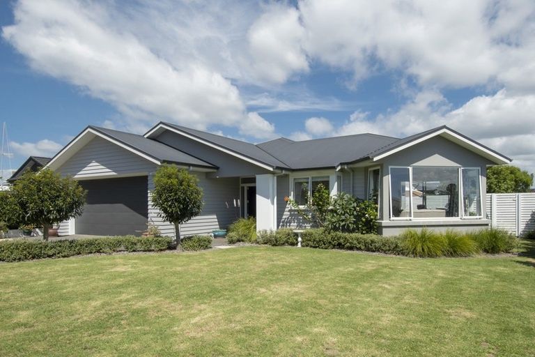 Photo of property in 31 Kayelene Place, Omokoroa, 3114